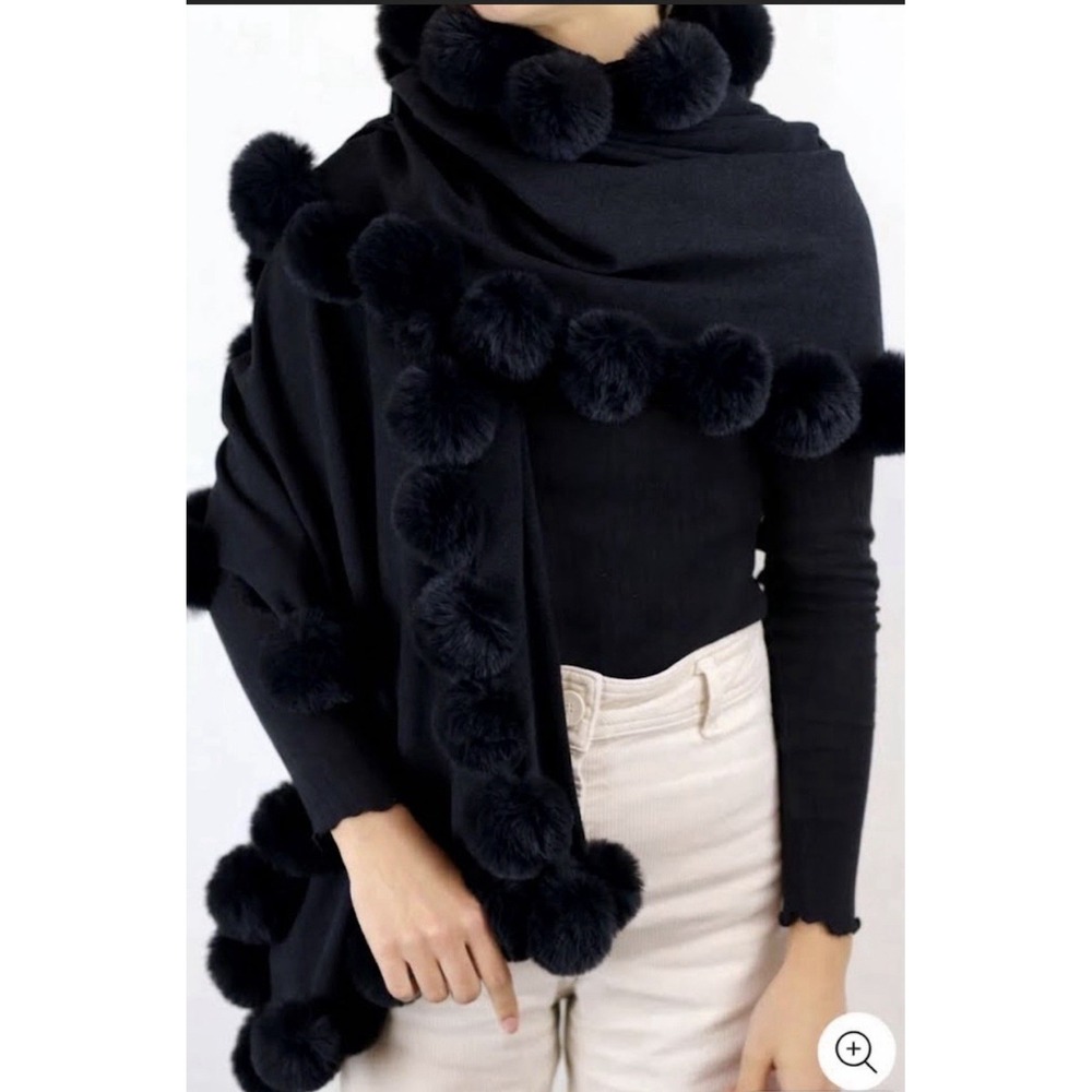 La Fiorentina Wrap /w Faux Pom-Pom Detail One Size Black